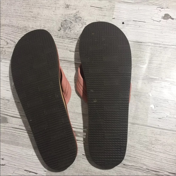 XXSOLDXXWomen’s Rainbow Flip Flops - Picture 3 of 5